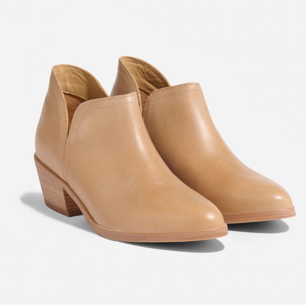 NEW Mia ANKLE BOOT EVERYDAY BOOTIE SIZE 7.5
Nisolo almond